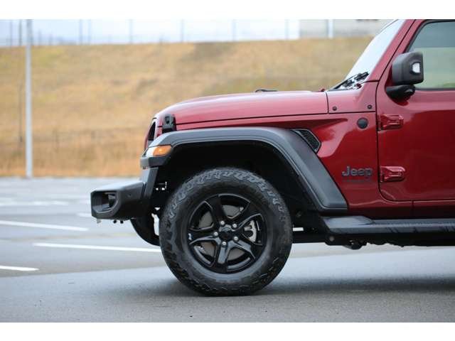 ジープ　ラングラーアンリミテッド　限定車　限定カラースナッズベリー　Ｂｌｕｅｔｏｏｔｈ接続　バックカメラ　ブラインドスポットモニター　お気軽にお問い合わせください！
