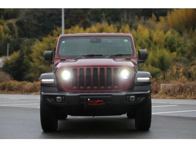 ジープ　ラングラーアンリミテッド　限定車　限定カラースナッズベリー　Ｂｌｕｅｔｏｏｔｈ接続　バックカメラ　ブラインドスポットモニター　お気軽にお問い合わせください！