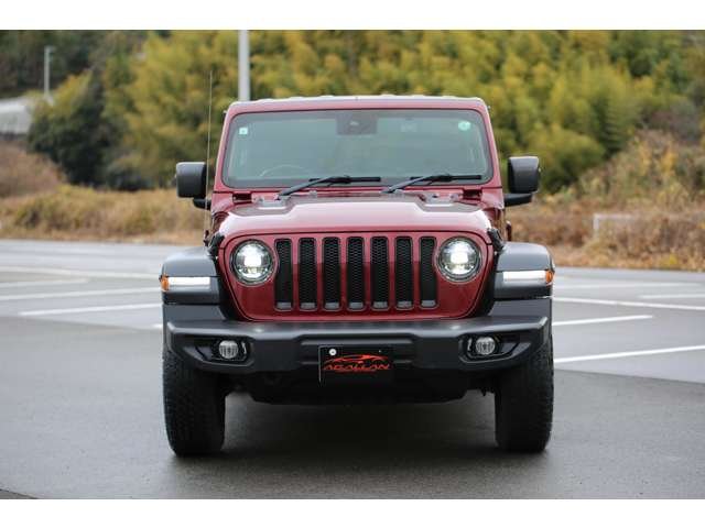 ジープ　ラングラーアンリミテッド　限定車　限定カラースナッズベリー　Ｂｌｕｅｔｏｏｔｈ接続　バックカメラ　ブラインドスポットモニター　お気軽にお問い合わせください！