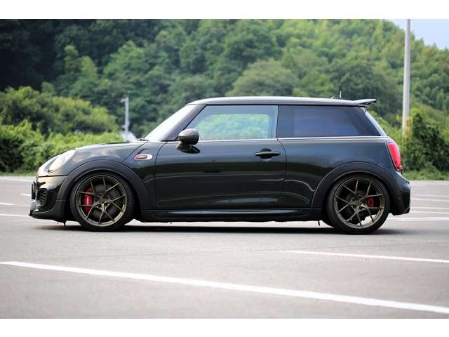 MINIジョンクーパーワークス　６MT　BC車高調　TITAN7ホイール　スーパースプリントマフラー　レースチップ　カスタム多数の１台です！お気軽にお問い合わせください！