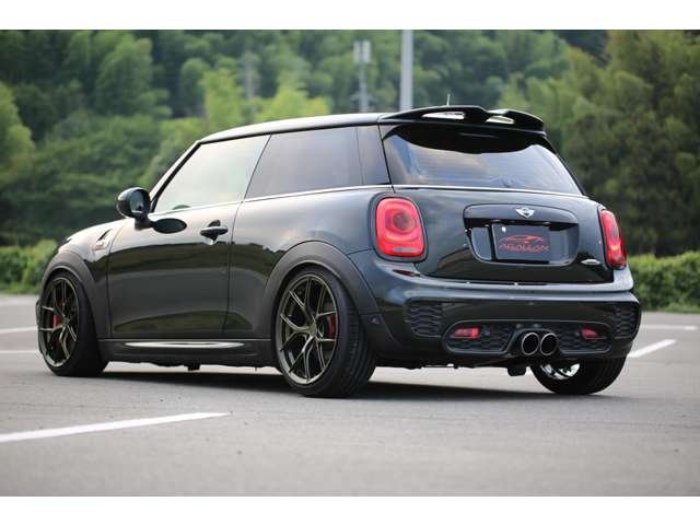 MINIジョンクーパーワークス　６MT　BC車高調　TITAN7ホイール　スーパースプリントマフラー　レースチップ　カスタム多数の１台です！お気軽にお問い合わせください！