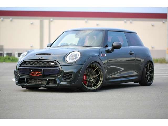 MINIジョンクーパーワークス　６MT　BC車高調　TITAN7ホイール　スーパースプリントマフラー　レースチップ　カスタム多数の１台です！お気軽にお問い合わせください！