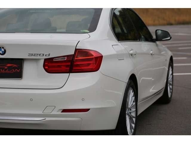 ＢＭＷ　３２０ｄブルーパフォーマンス　ラグジュアリー入庫しました！ディーゼルエンジン　ナビ　バックカメラ　ＥＴＣ　レザーシート　Ｂｌｕｅｔｏｏｔｈ接続　装備充実の１台です！お気軽にお問い合わせください