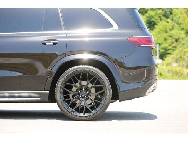 ＧＬＳ５８０　４マチックスポーツ　ショーファーパッケージ　エアバランスパッケージ　ロワリングｋｉｔ　２４インチアルミホイール　社外グリル　かっこよくカスタムされた１台です！お気軽にお問い合わせください