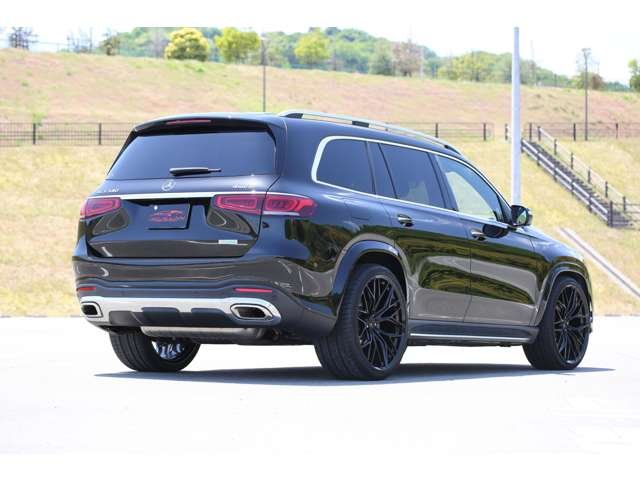 ＧＬＳ５８０　４マチックスポーツ　ショーファーパッケージ　エアバランスパッケージ　ロワリングｋｉｔ　２４インチアルミホイール　社外グリル　かっこよくカスタムされた１台です！お気軽にお問い合わせください