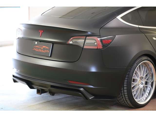 テスラモデル３　パフォーマンス　入庫しました。ＷＯＲＫ２０ＡＷ　ダウンサス　アーティシャンスピリッツエアロ　ＥＴＣ　３６０度カメラ　オートパイロット