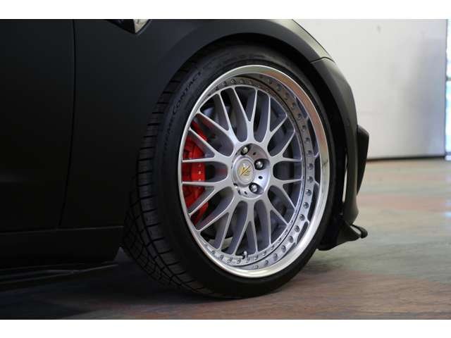 テスラモデル３　パフォーマンス　入庫しました。ＷＯＲＫ２０ＡＷ　ダウンサス　アーティシャンスピリッツエアロ　ＥＴＣ　３６０度カメラ　オートパイロット