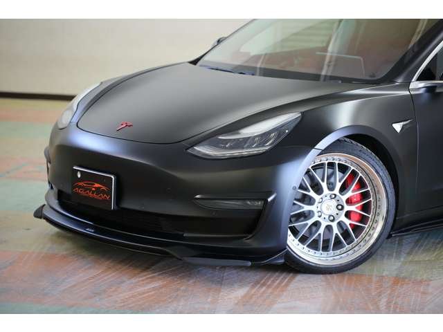 テスラモデル３　パフォーマンス　入庫しました。ＷＯＲＫ２０ＡＷ　ダウンサス　アーティシャンスピリッツエアロ　ＥＴＣ　３６０度カメラ　オートパイロット