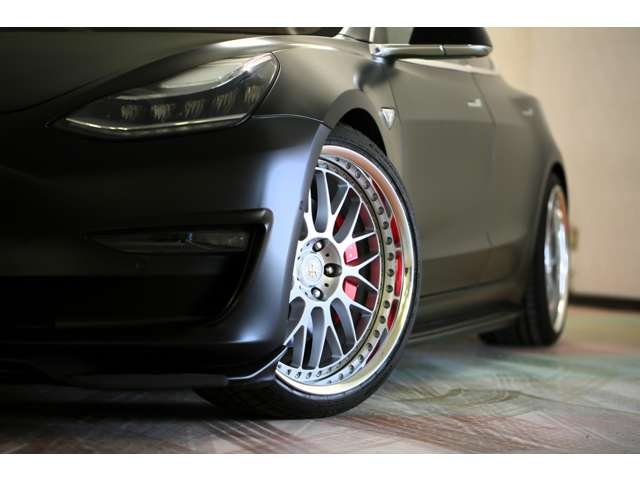 テスラモデル３　パフォーマンス　入庫しました。ＷＯＲＫ２０ＡＷ　ダウンサス　アーティシャンスピリッツエアロ　ＥＴＣ　３６０度カメラ　オートパイロット