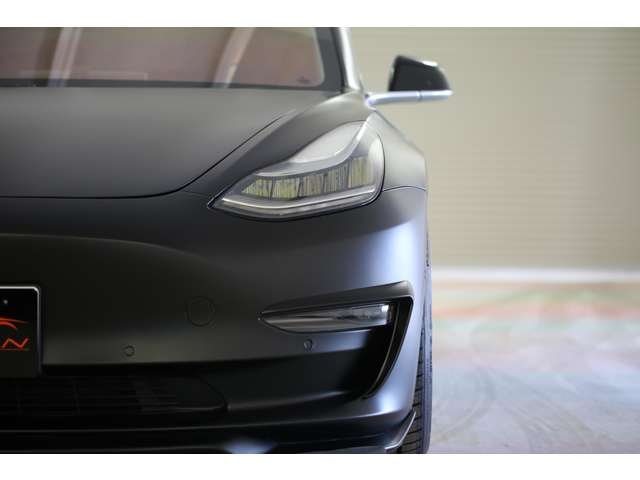 テスラモデル３　パフォーマンス　入庫しました。ＷＯＲＫ２０ＡＷ　ダウンサス　アーティシャンスピリッツエアロ　ＥＴＣ　３６０度カメラ　オートパイロット