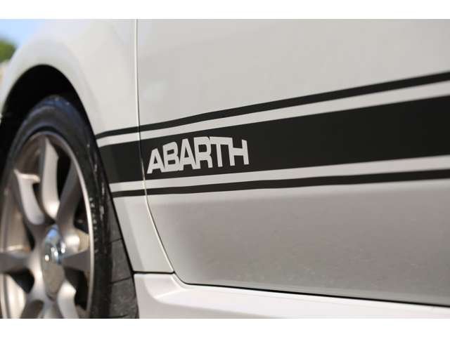 アバルト５００　５ＭＴ　入庫しました！マニュアルで走りの楽しいお車です！純正アルミホイール　ＥＴＣ　ＨＩＤ　ソリッドグレーがおしゃれです！お気軽にお問い合わせください！