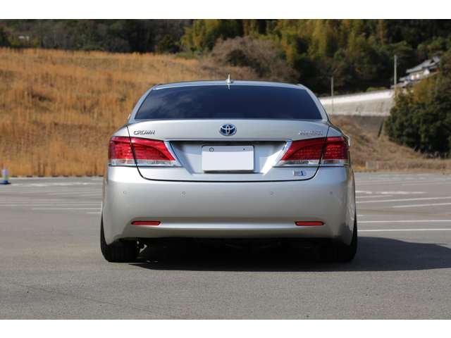 クラウンマジェスタ　Ｆバージョン　入庫しました！ラルグス車高調　ＷＯＲＫベルサリオ２０インチ　ナビ　ＴＶ　バックカメラ　ＥＴＣ　レザーシート　シートエアコン　装備充実の１台です！