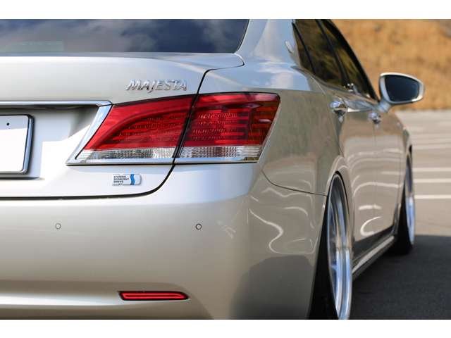 クラウンマジェスタ　Ｆバージョン　入庫しました！ラルグス車高調　ＷＯＲＫベルサリオ２０インチ　ナビ　ＴＶ　バックカメラ　ＥＴＣ　レザーシート　シートエアコン　装備充実の１台です！