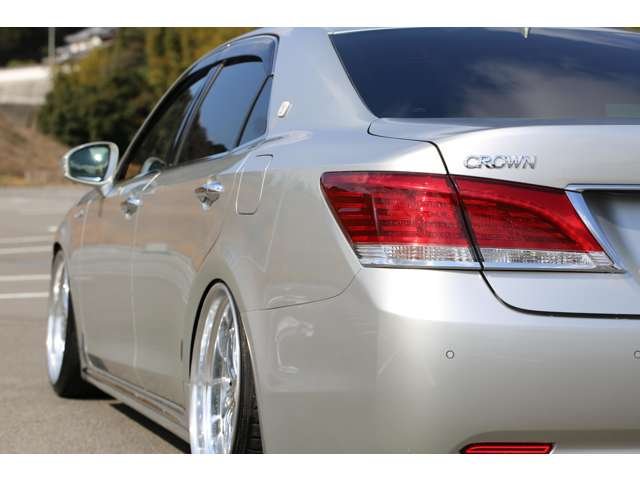 クラウンマジェスタ　Ｆバージョン　入庫しました！ラルグス車高調　ＷＯＲＫベルサリオ２０インチ　ナビ　ＴＶ　バックカメラ　ＥＴＣ　レザーシート　シートエアコン　装備充実の１台です！