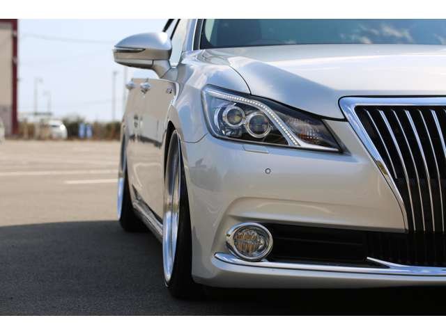 クラウンマジェスタ　Ｆバージョン　入庫しました！ラルグス車高調　ＷＯＲＫベルサリオ２０インチ　ナビ　ＴＶ　バックカメラ　ＥＴＣ　レザーシート　シートエアコン　装備充実の１台です！