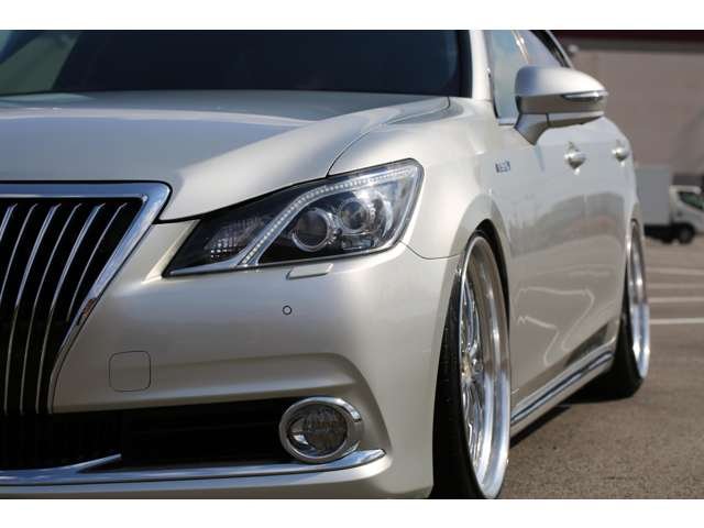 クラウンマジェスタ　Ｆバージョン　入庫しました！ラルグス車高調　ＷＯＲＫベルサリオ２０インチ　ナビ　ＴＶ　バックカメラ　ＥＴＣ　レザーシート　シートエアコン　装備充実の１台です！