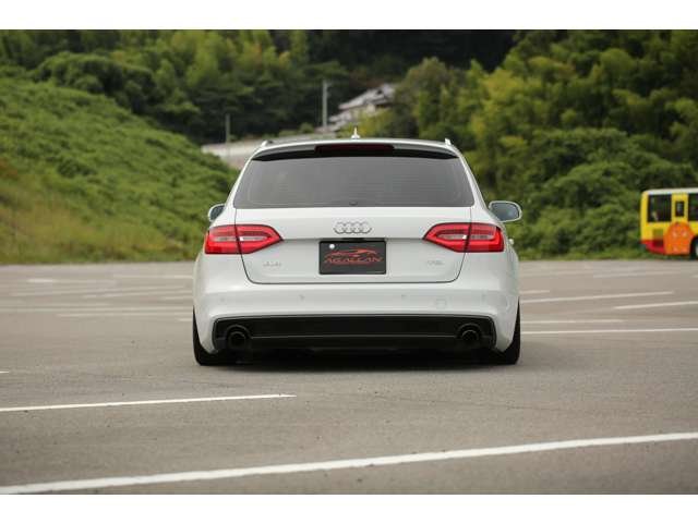 アウディA4アバントSラインパッケージ　入庫しました！エアフォースエアサス　　純正ナビ　バックカメラ　ETC　Bluetooth接続　フォグランプ　エンジンプッシュスタート　お気軽にお問い合わせください。