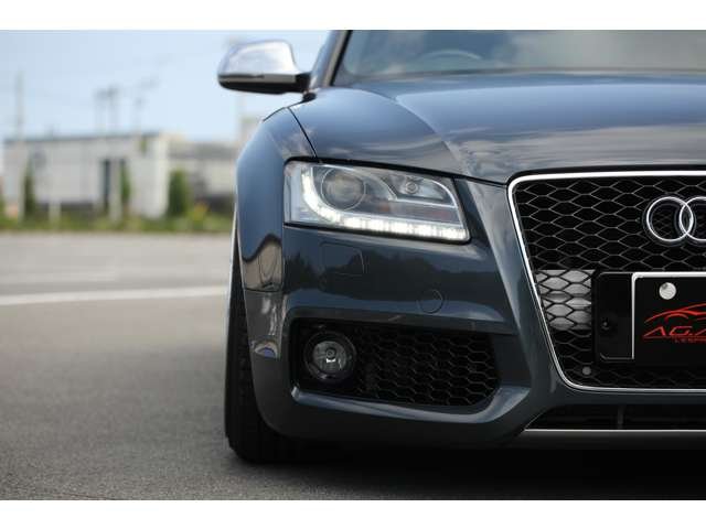 アウディＳ５入庫しました！車高調・２０インチＡＷ　スーパースプリントマフラー　赤革シート　ナビ　バックカメラ　ＣＤ再生　ＤＶＤ再生　リアスポイラー　スロコン　装備充実です！