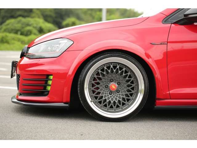 ゴルフＧＴＩ入庫しました！オーバーフェンダー　ＷＯＲＫ１８ＡＷ　社外マフラー　車高調　リアスポイラー　フロントスポイラー　カスタム多数の１台です！お気軽にお問い合わせください！