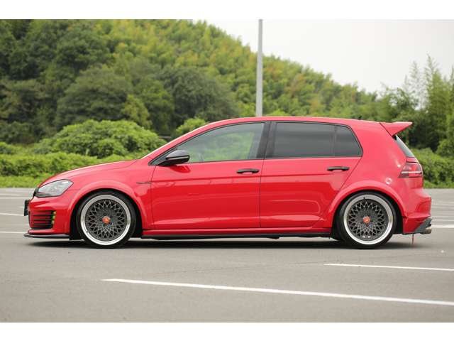 ゴルフＧＴＩ入庫しました！オーバーフェンダー　ＷＯＲＫ１８ＡＷ　社外マフラー　車高調　リアスポイラー　フロントスポイラー　カスタム多数の１台です！お気軽にお問い合わせください！