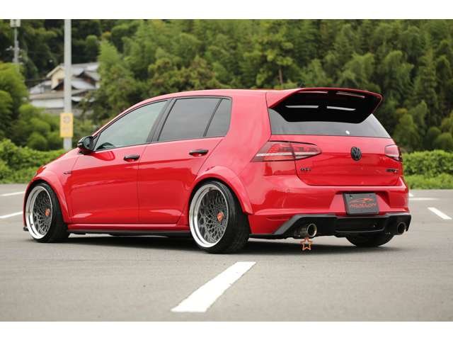 ゴルフＧＴＩ入庫しました！オーバーフェンダー　ＷＯＲＫ１８ＡＷ　社外マフラー　車高調　リアスポイラー　フロントスポイラー　カスタム多数の１台です！お気軽にお問い合わせください！