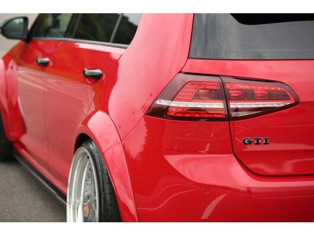 ゴルフＧＴＩ入庫しました！オーバーフェンダー　ＷＯＲＫ１８ＡＷ　社外マフラー　車高調　リアスポイラー　フロントスポイラー　カスタム多数の１台です！お気軽にお問い合わせください！